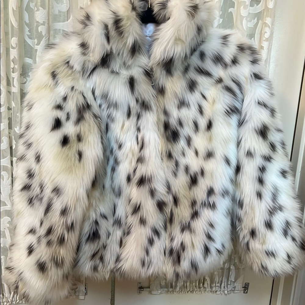 Chic Faux Fur Coat with Black Spots